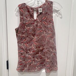 Lightweight tank, three bow details on back